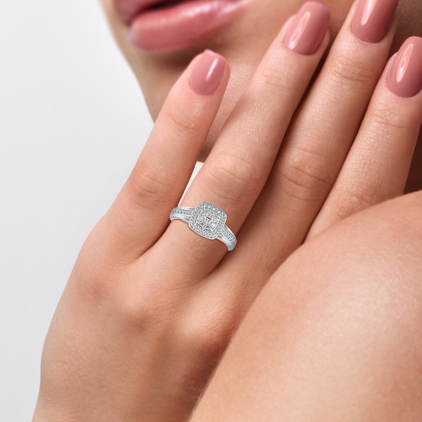 Retro Halo Diamond Stone Ring